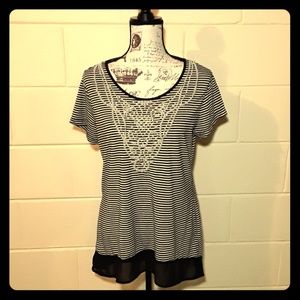 Black and white tunic sz medium